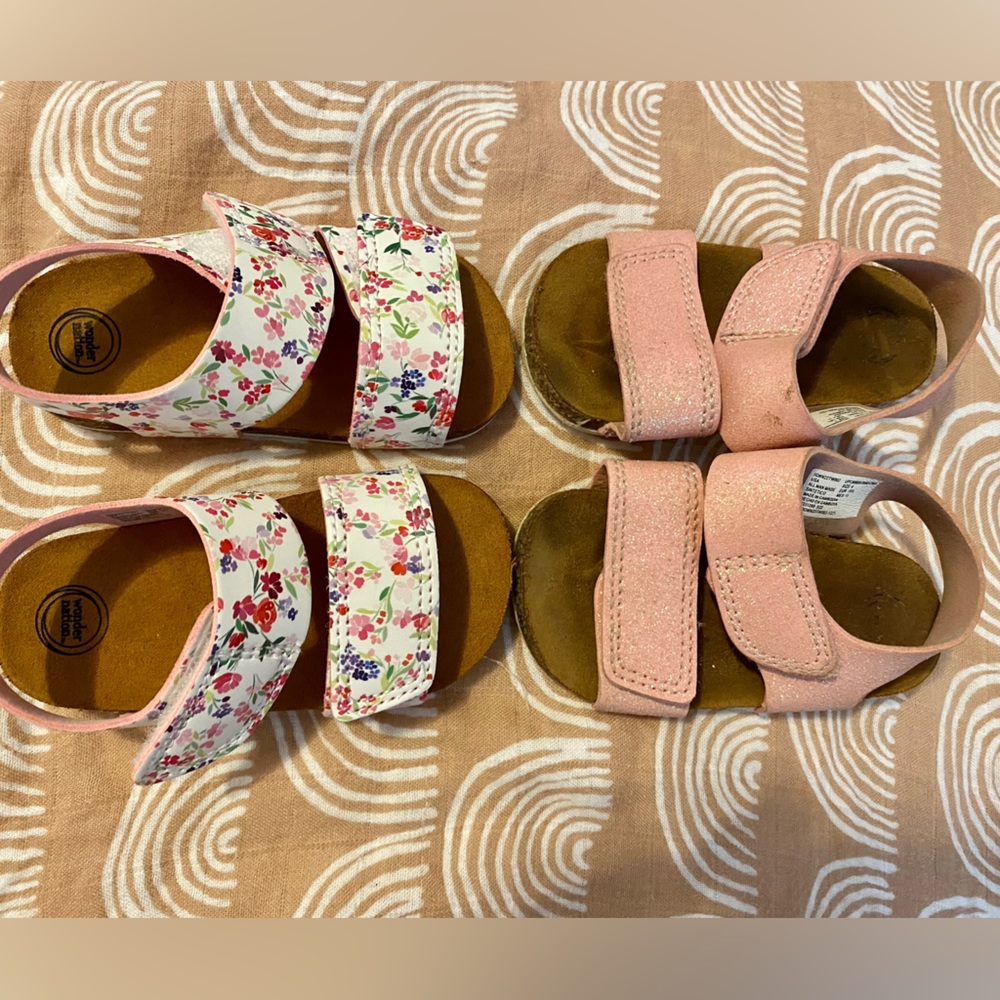 Wonder Nation sandal bundle size 4